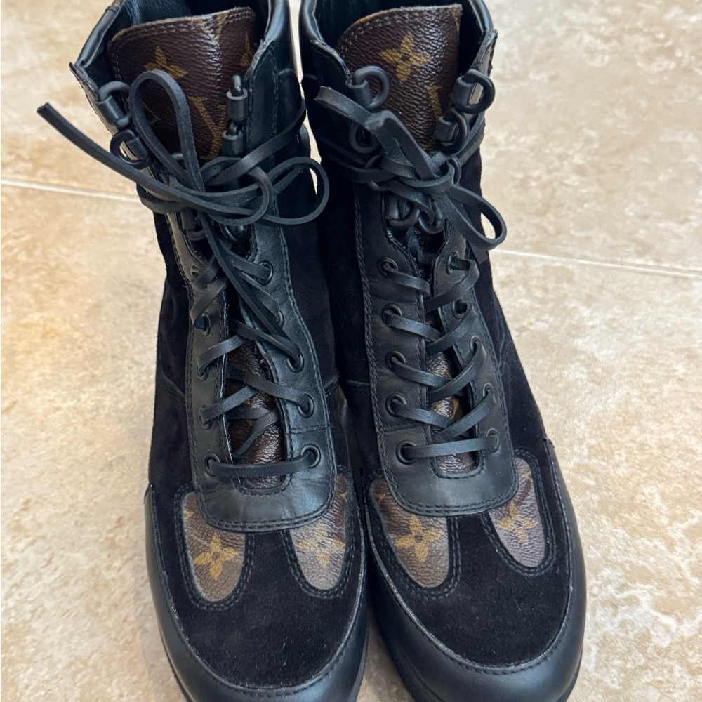 Louis Vuitton Laureate Platform Desert Boot
